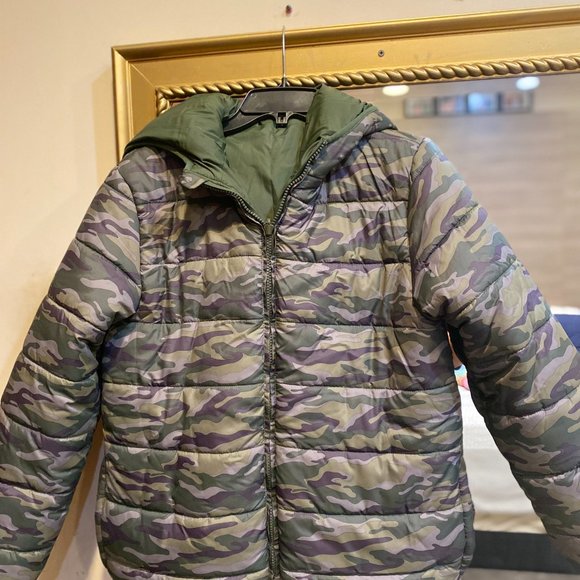 BOYS LARGE REVERSIBLE MILITARY STYLE PUFFER COAT - Picture 7 of 8